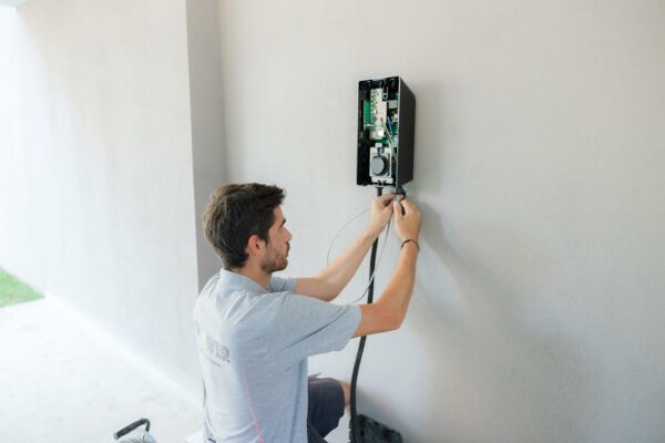 EVPOWER-installation-electrician certified installer byd ev